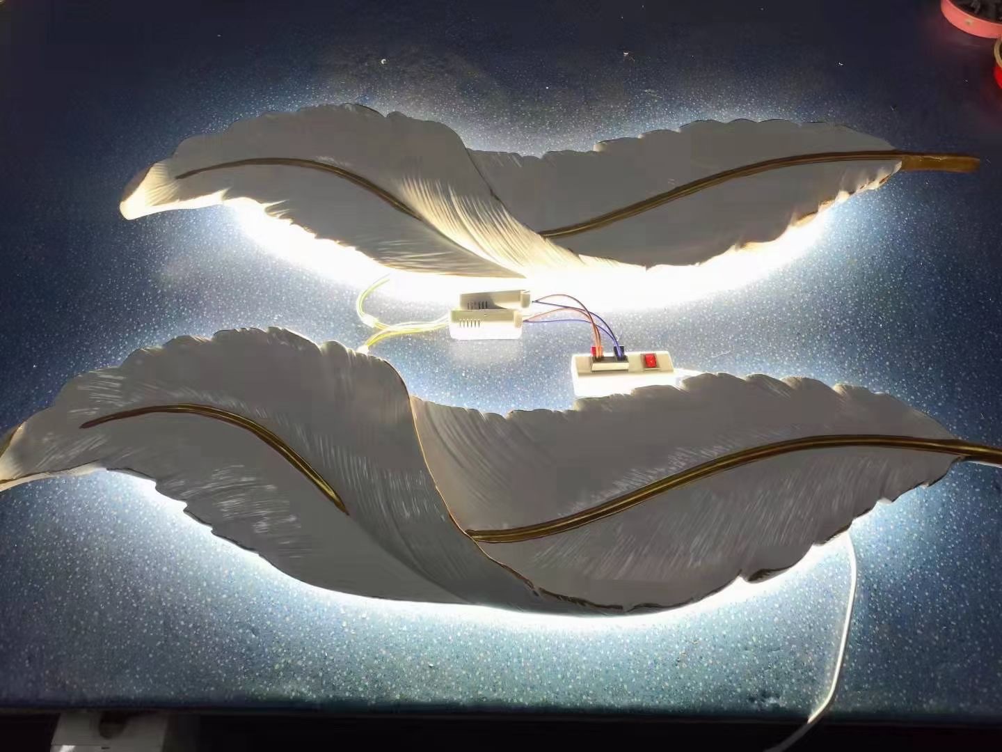 Maple leaf resin wall lamp details Picture