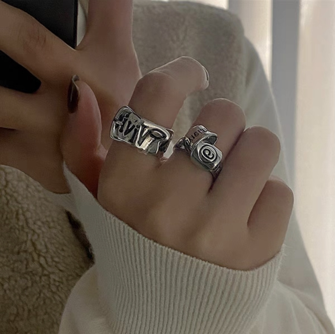 Original Design Niche Premium Sense Dark Wind Open Letter Drip Ring Female Application Scenario