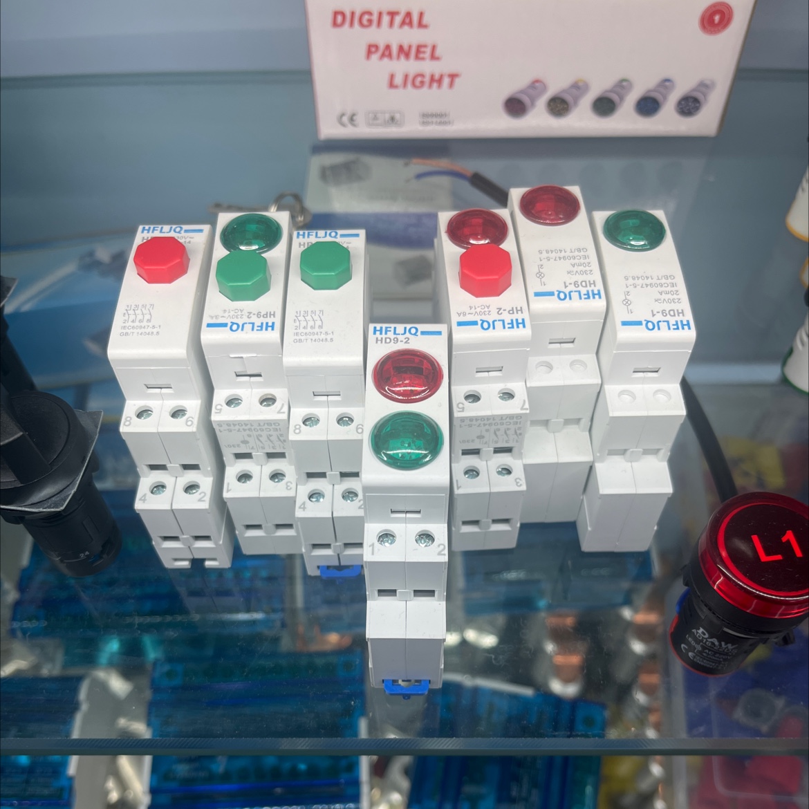 电压测量仪表实物图