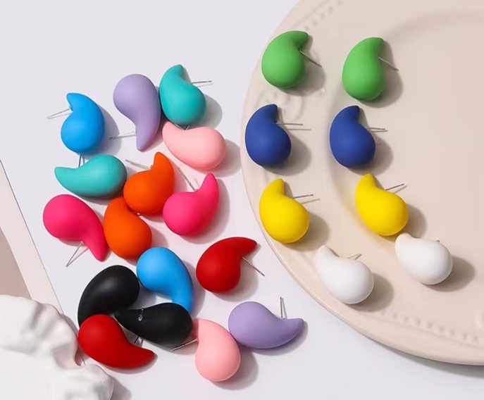 2023 new acrylic spray-painted teardrop earrings