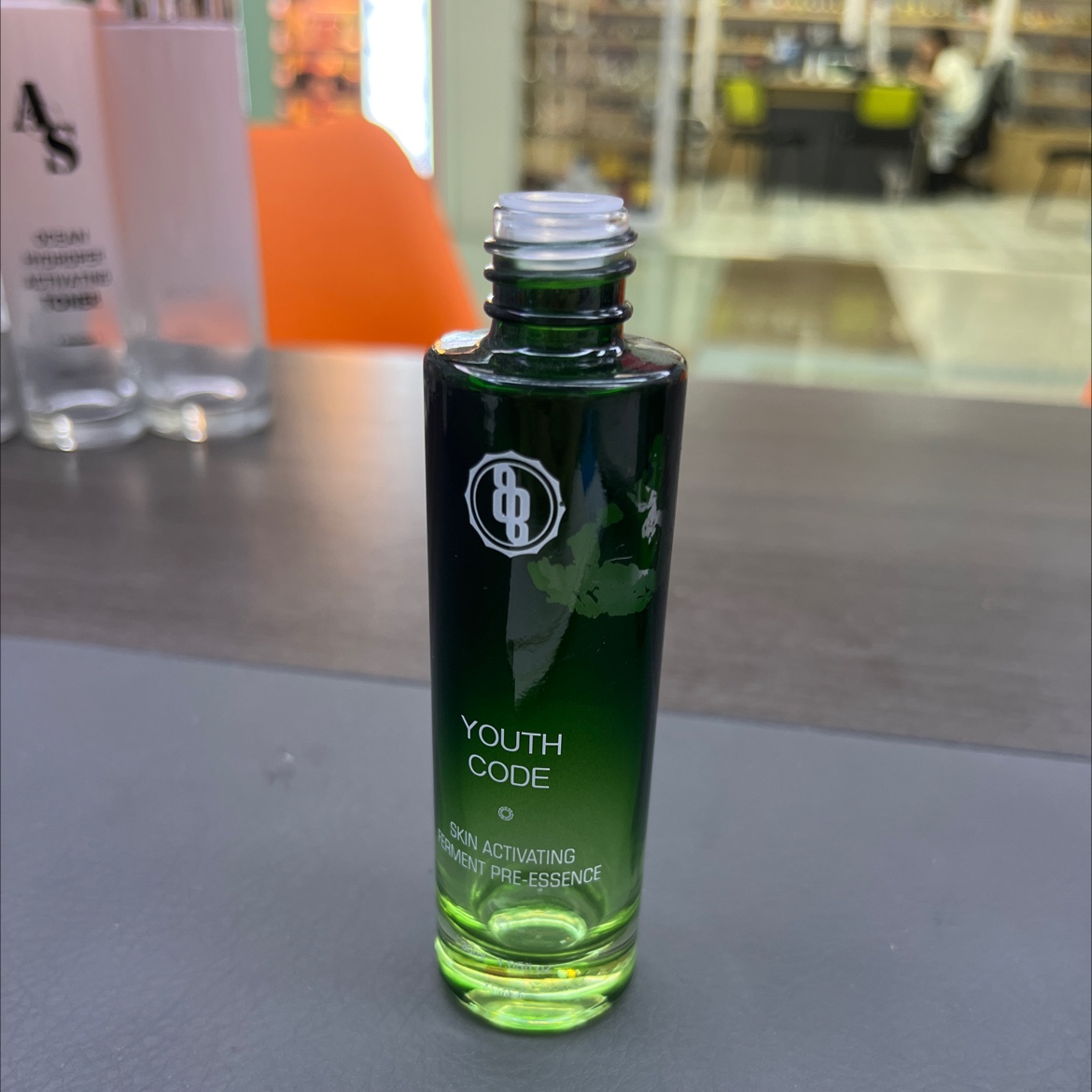 Houde Glass Factory's 30ml straight height glass bottle, straight round bottle, emulsion bottle with a gradient of green details Picture