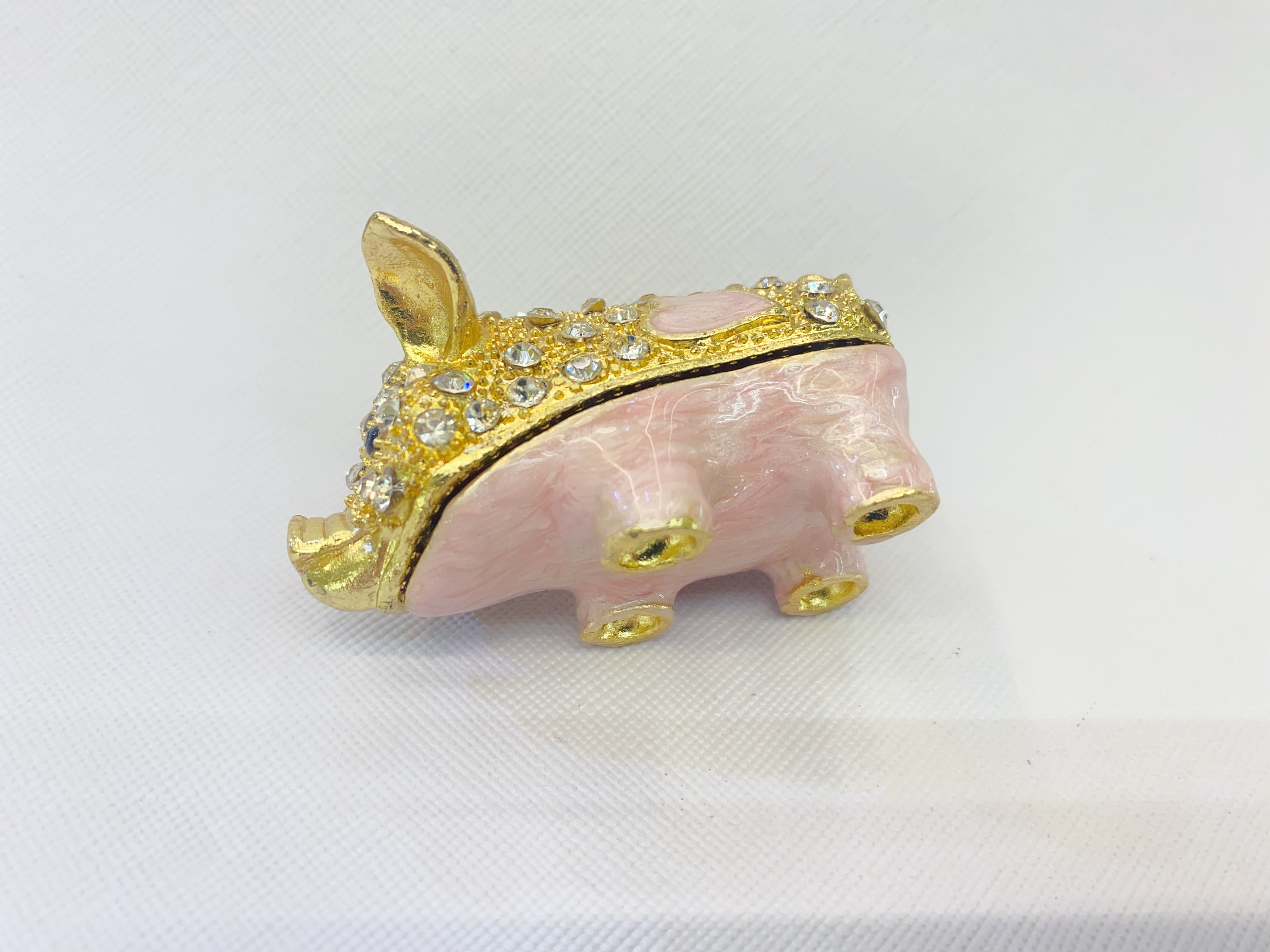 回答：金属猪/工艺摆件/别致可爱/温馨家居白底实物图
