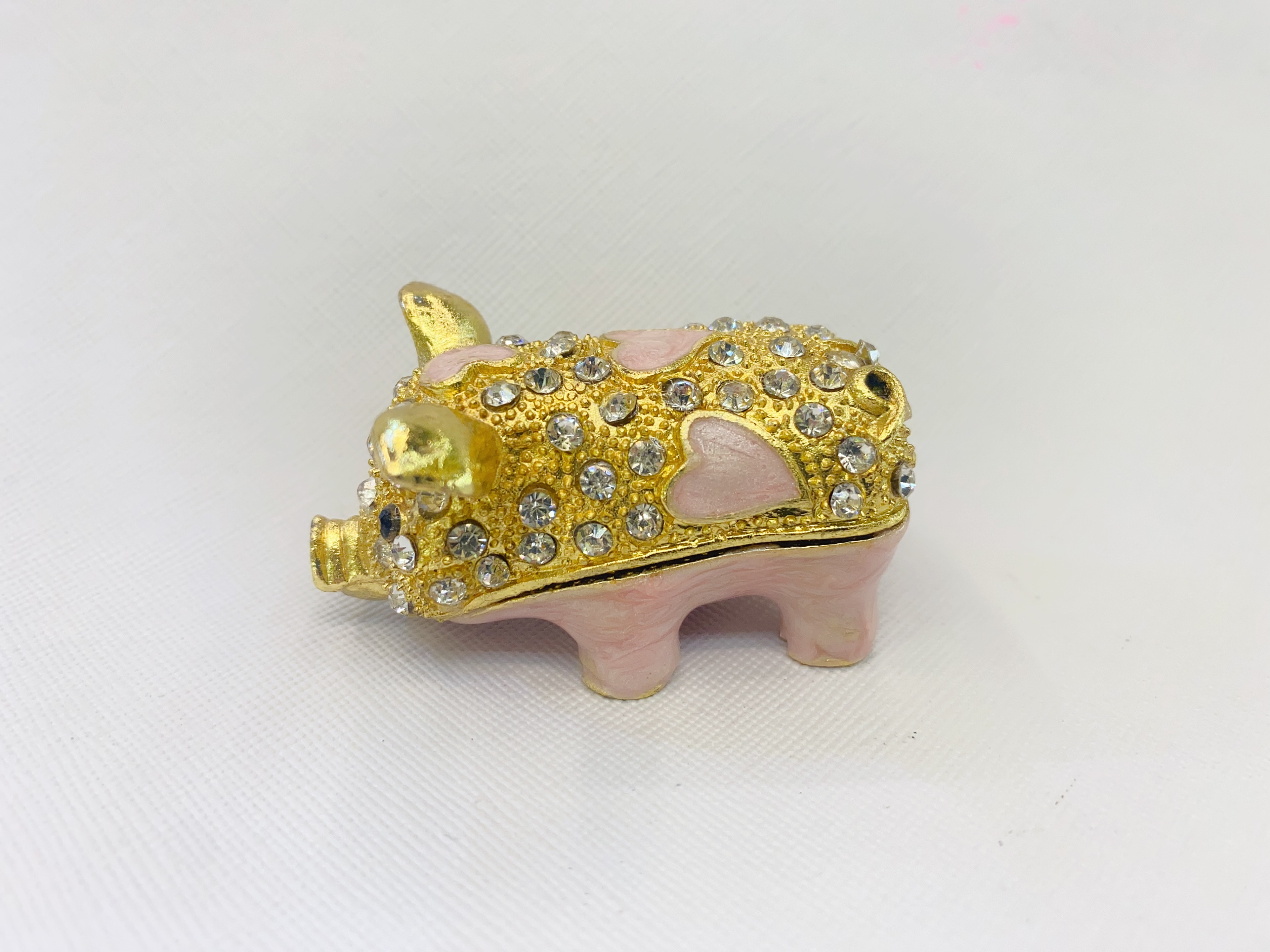 The Metal Piglet Craft Ornament Is Unique And Cute, Bringing You A Warm Home