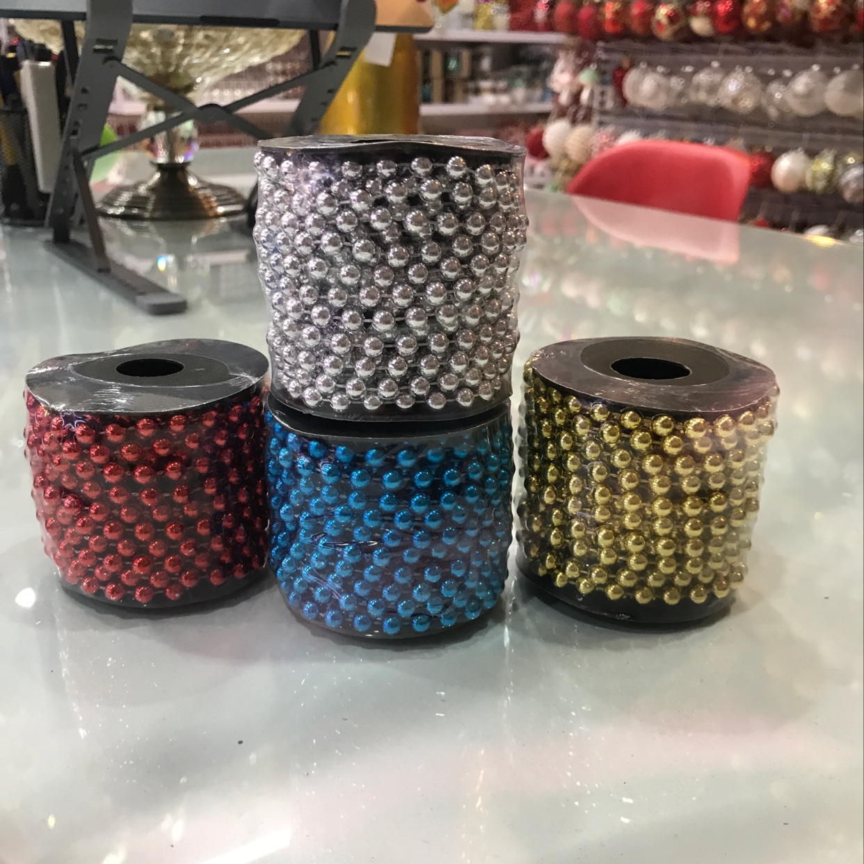 6 centimeters and 5 meters of lotus. The colors are gold and silver. Red. Blue. Rose red. Purple. Green Specification image