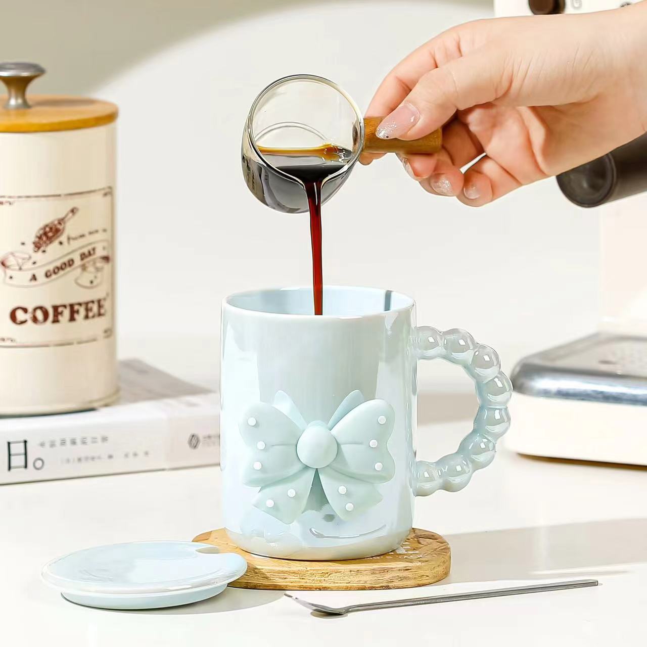 北欧ins马克杯陶瓷马克杯蝴蝶结陶瓷杯情侣礼物喝水杯子女生杯子新款少女蝴蝶结陶瓷杯可爱马克杯创意咖啡杯详情8