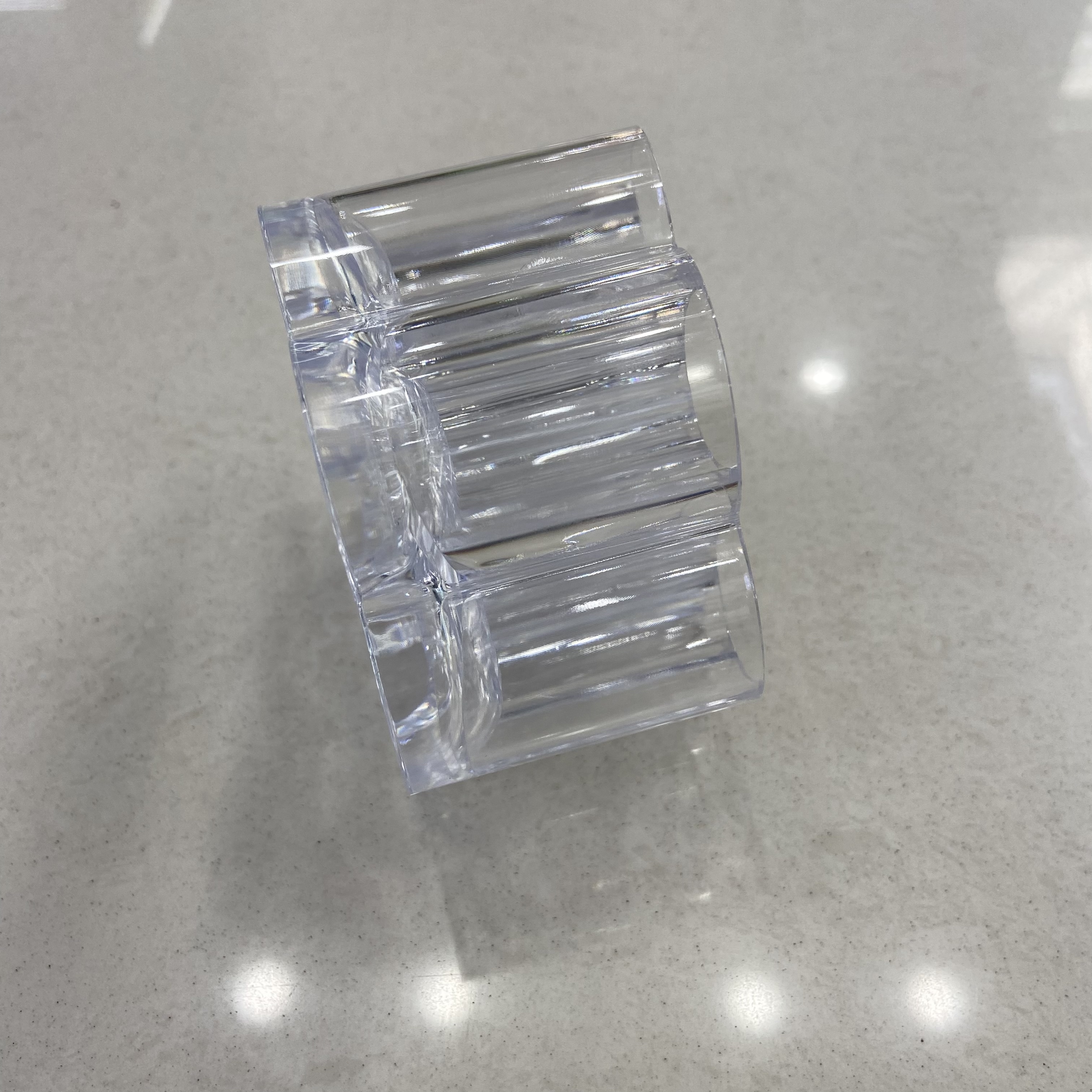 Mini lipstick stand 6-hole plum blossom-shaped plastic transparent cosmetics storage box Item Picture