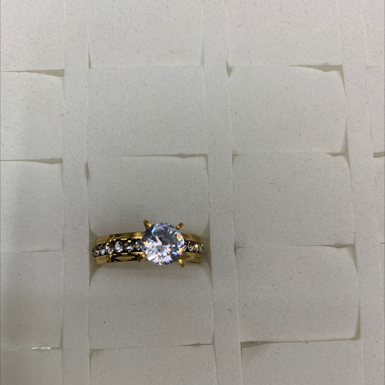 Cheng Jie stainless steel jewelry material design style unique fashion trend leisure temperament elegant and slim full figure