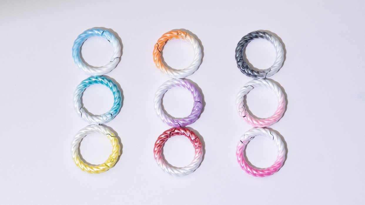 New product: Baked paint two-color twisted spring buckle, circular open ring, gradient spring ring, keychain, DIY accessory, alloy connection ring