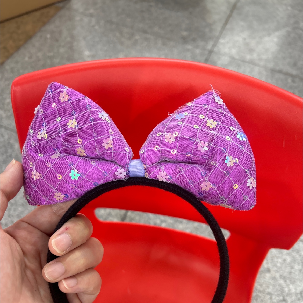 紫色大领结头扣