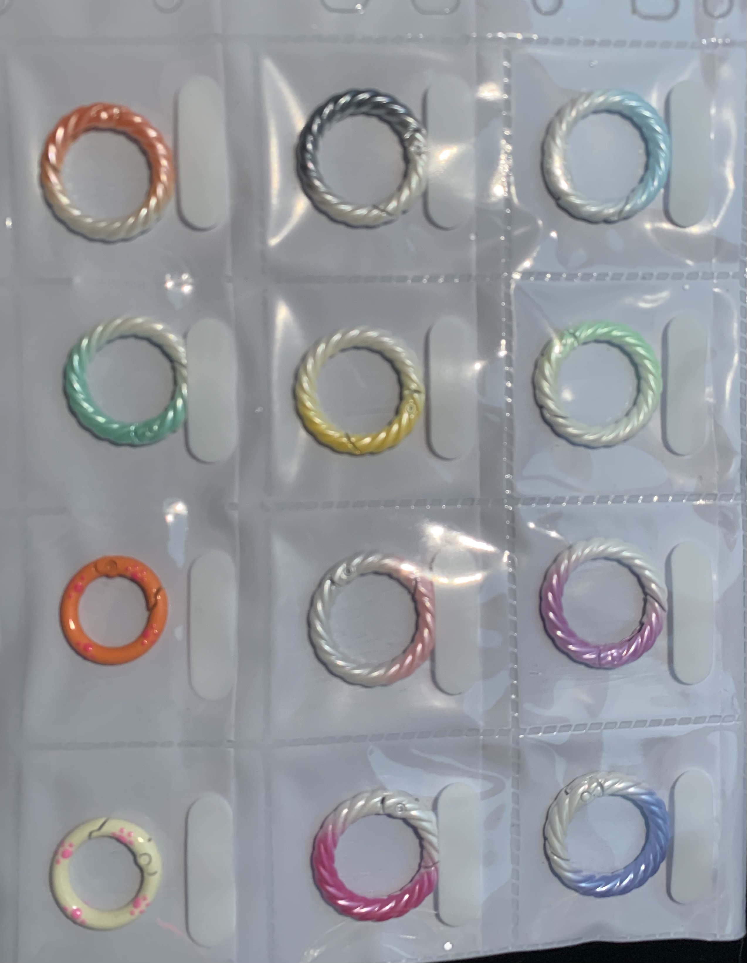 New product: Baked paint two-color twisted spring buckle, circular open ring, gradient spring ring, keychain, DIY accessory, alloy connection ring Item Picture