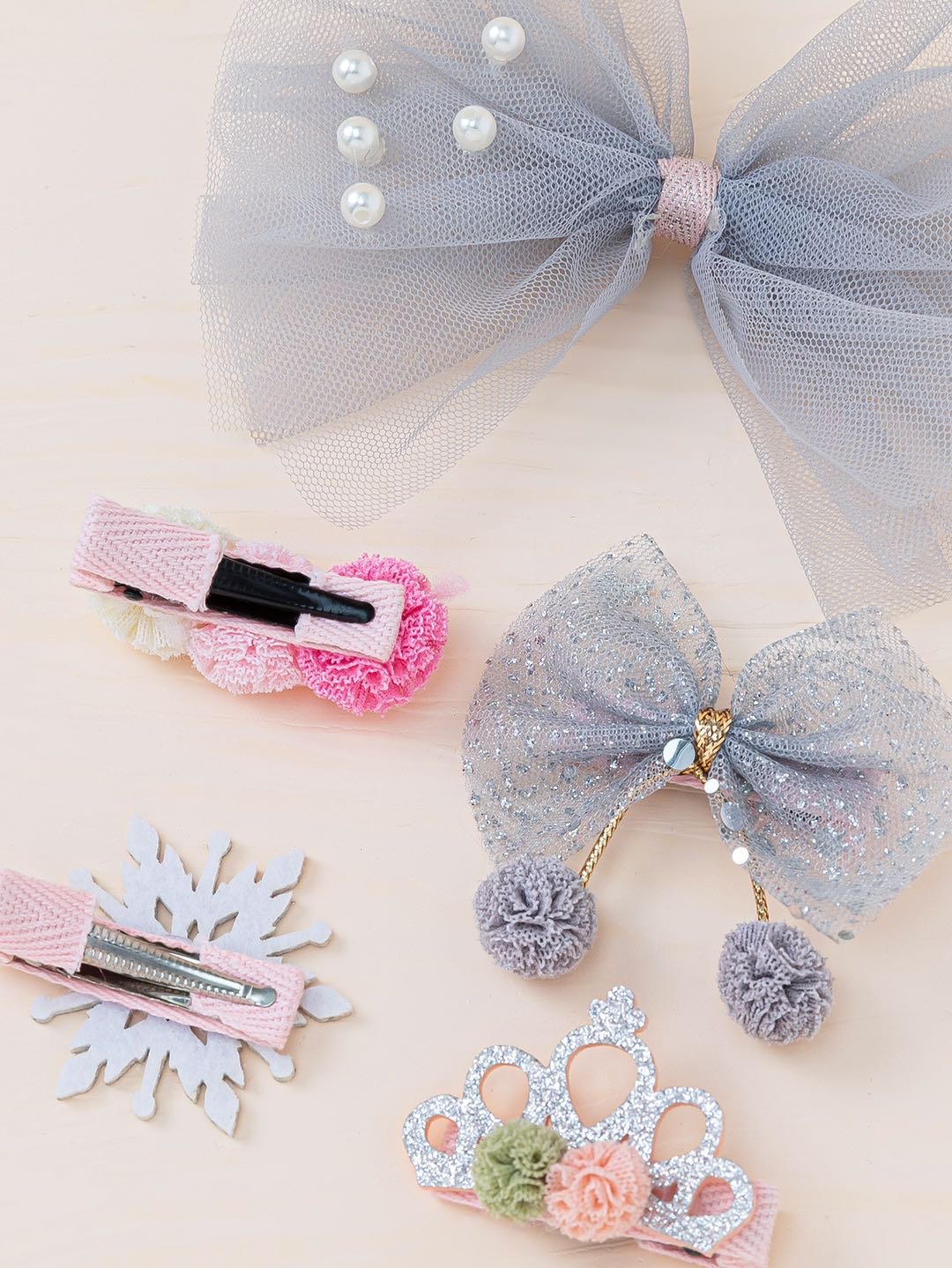Yiwu small Commodities Wholesale gifts: Bows, hair accessories, children's hair clips, dance training classes, gift hair clips and headwear for little girls Specification image