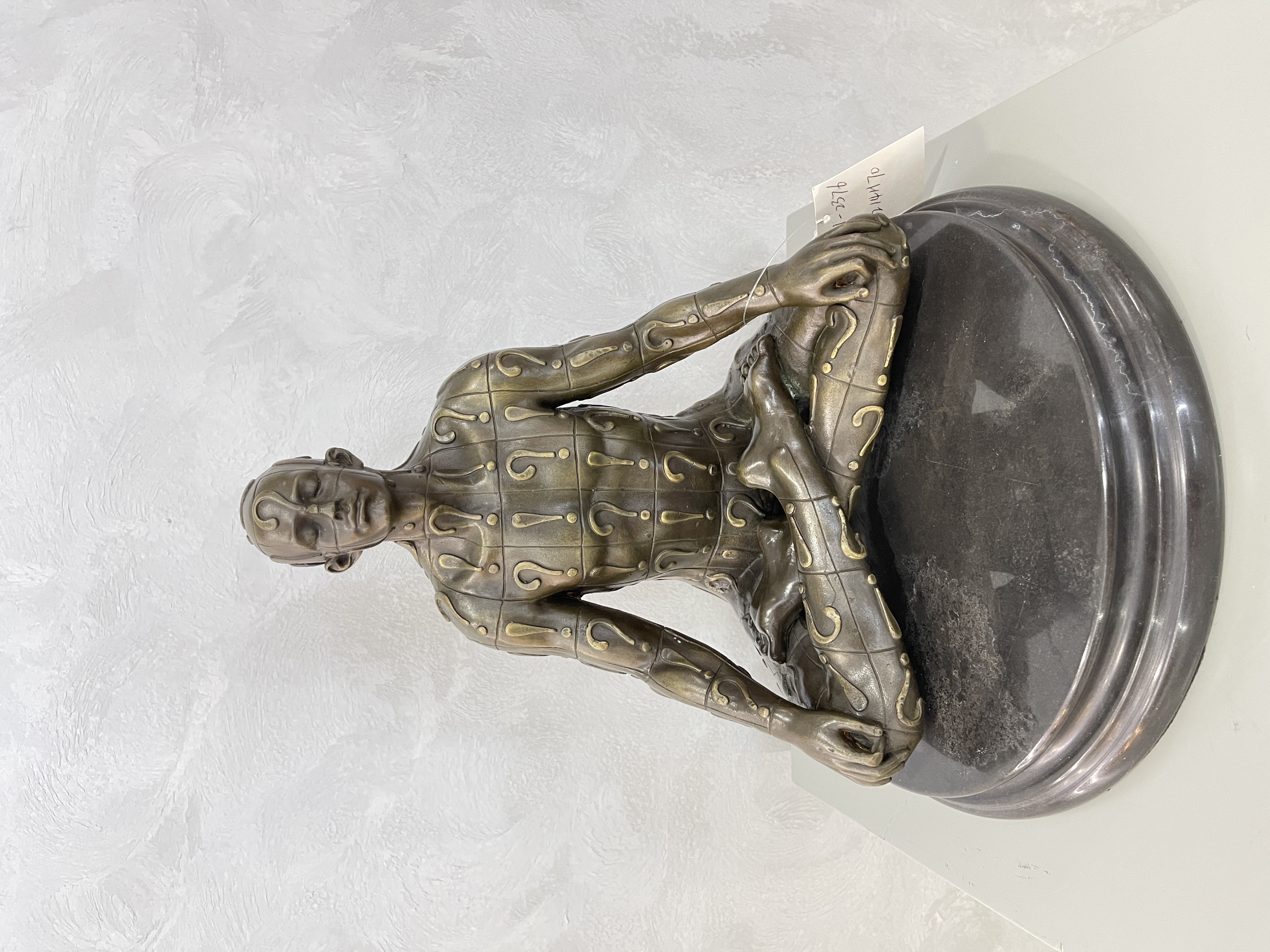 Modern abstract figure sculptures made of brass ornaments Item Picture