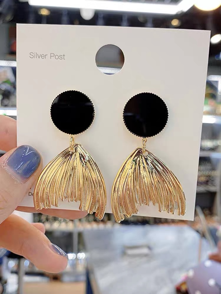 Flash Sale! Fashion Trend Casual Earrings, Fishtail Metal European And American Style Earrings, Super Price, Do Not Buy You Will Regret! details Picture