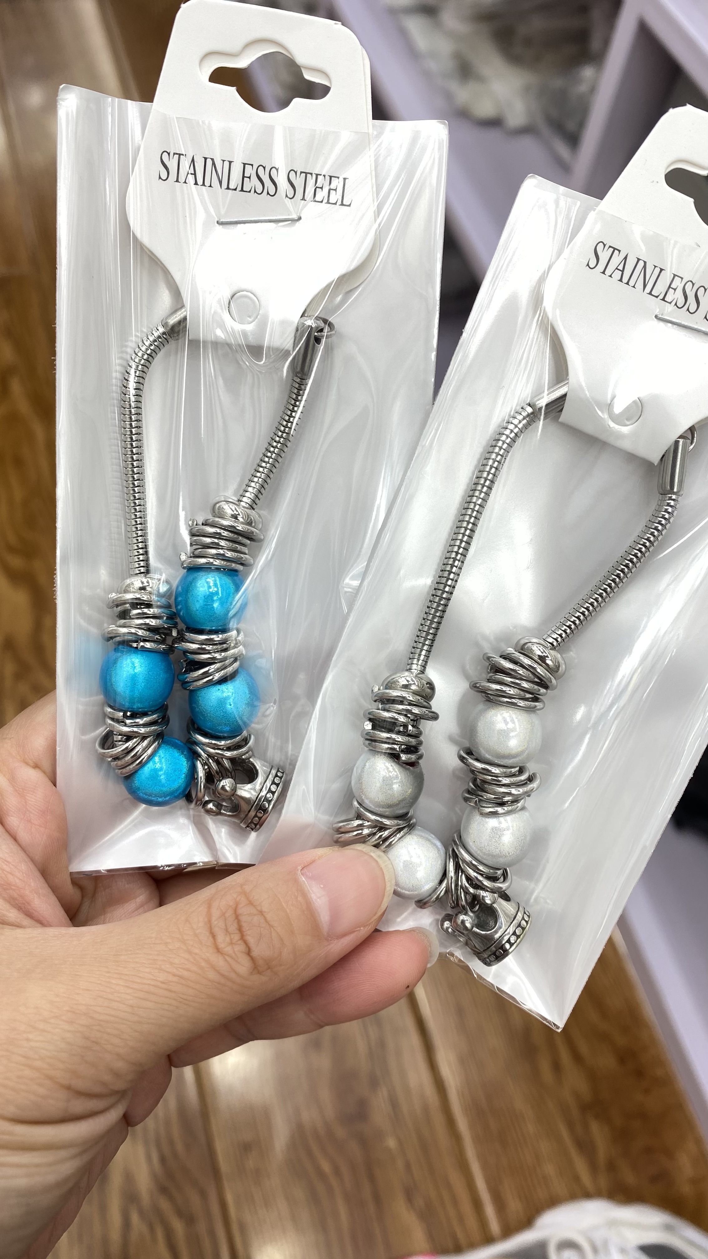 新款不锈钢时尚手链 立体皇冠女士不锈钢手链图