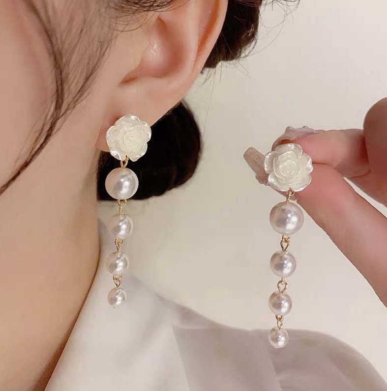 Camellia Pearl Earrings Wholesale Application Scenario