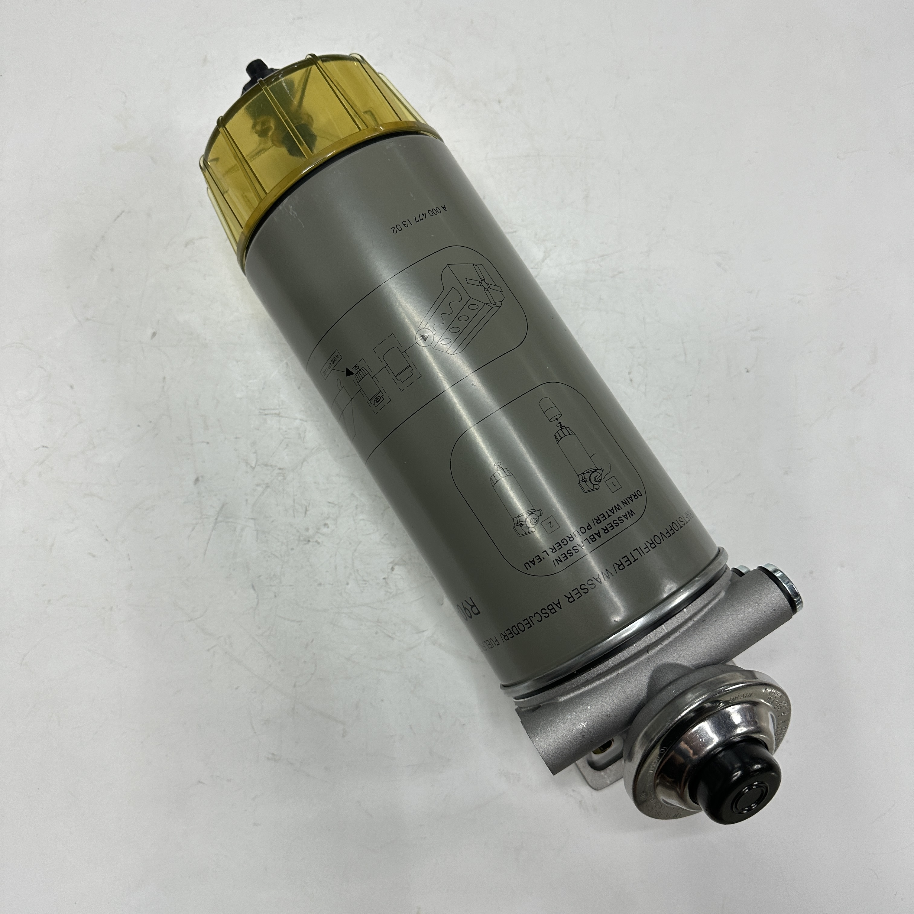 Truck parts are suitable for Mercedes-Benz truck diesel filter assemblies 000470 0469 000470046 Specification image
