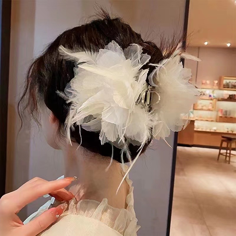 Pearl Organza Feather Flower Hairpin Back Head Curling Hair Grab Headpiece Temperament Spring Clip Hairpiece Influencer details Picture