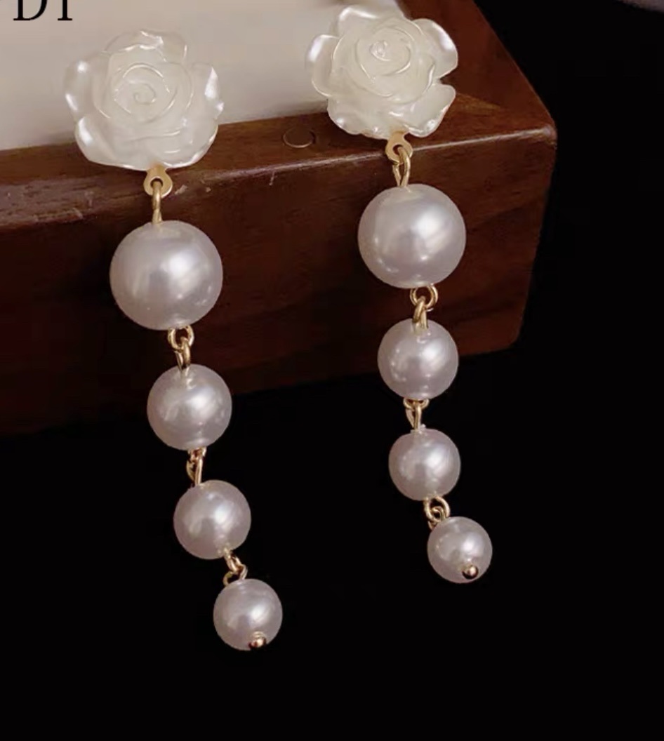 Camellia Pearl Earrings Wholesale details Picture