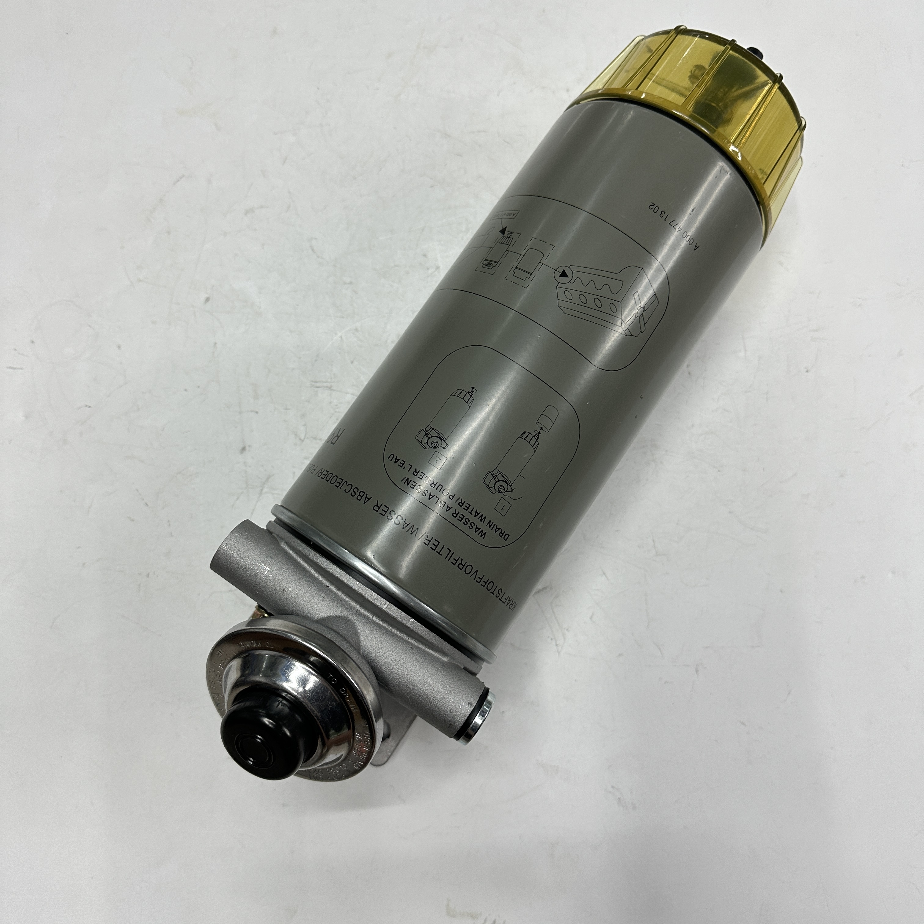 Truck parts are suitable for Mercedes-Benz truck diesel filter assemblies 000470 0469 000470046 details Picture