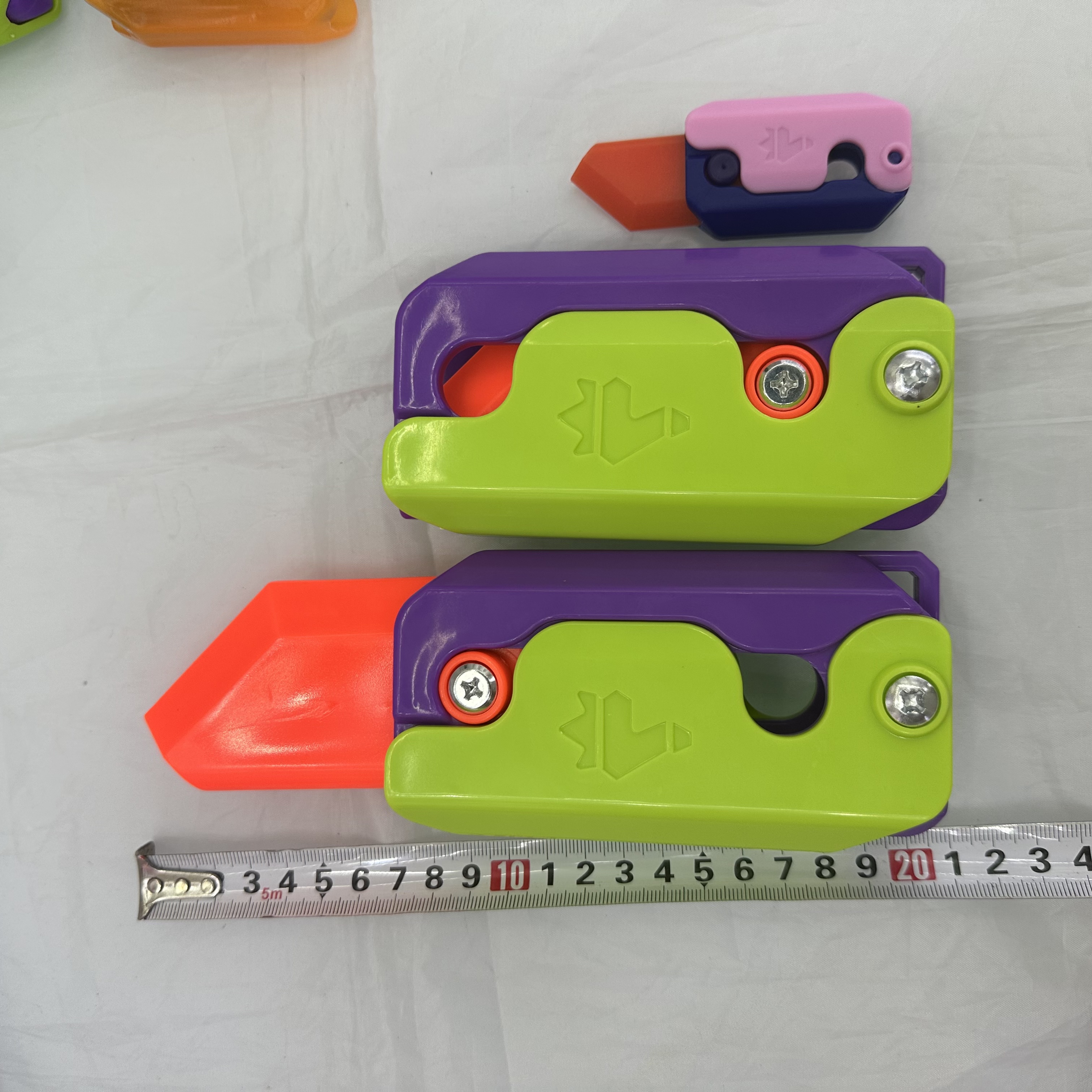 Giant super size 3d gravity radish knife 20cm decompression toy radish knife giant luminous radish knife stand huge radish knife Item Picture