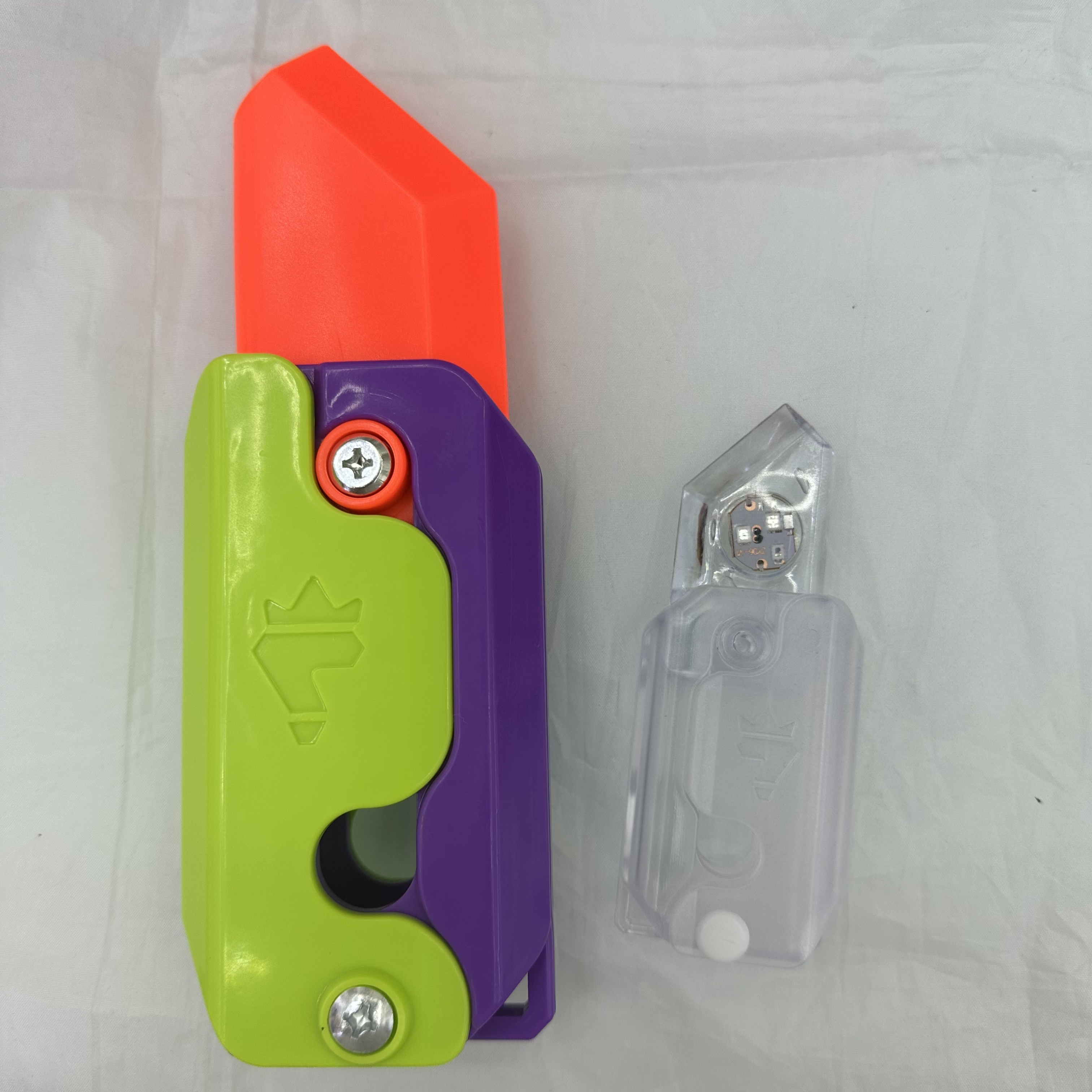Giant super size 3d gravity radish knife 20cm decompression toy radish knife giant luminous radish knife stand huge radish knife Specification drawing