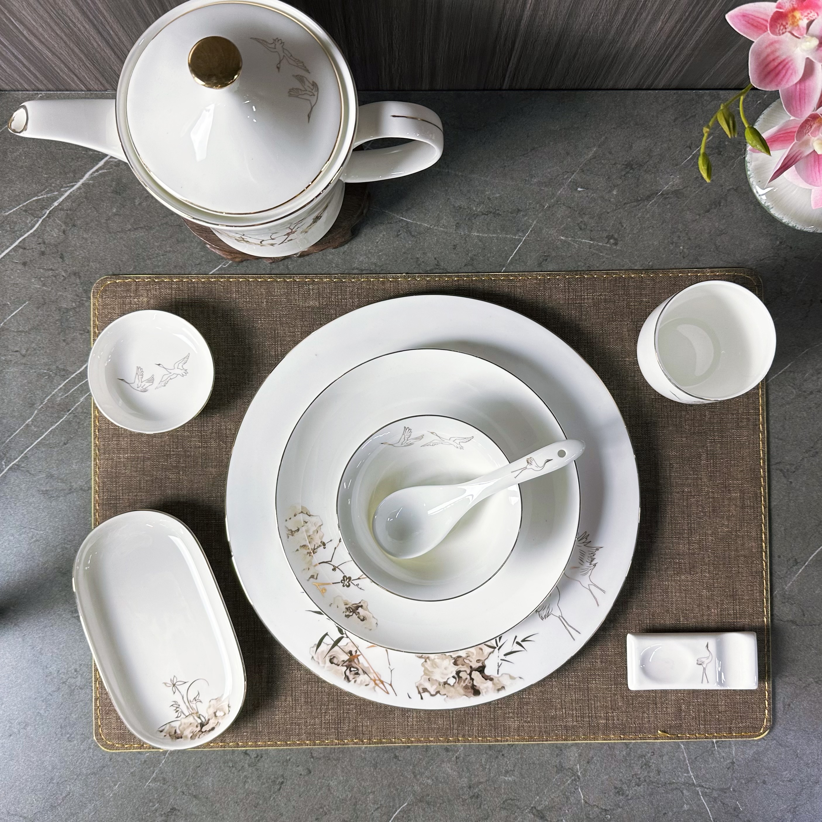 Spring Color Show Shadow Series High Bone Meal Content Bone China tableware Set, decal ceramic plates, bowls, plates and teapots wholesale for hotel and restaurant household use