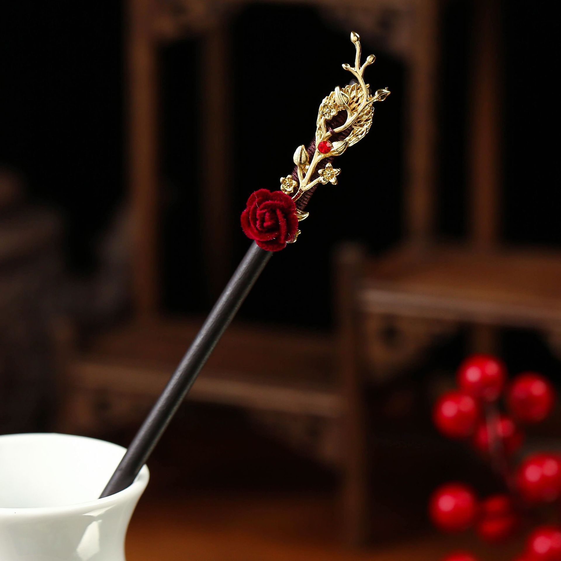 Xingyang Jewelry Vintage Wood Decoration Plus Alloy Flocking Big Red Rose Plus Plum Gilt Dot Drill 12 Hairpins Application Scenario
