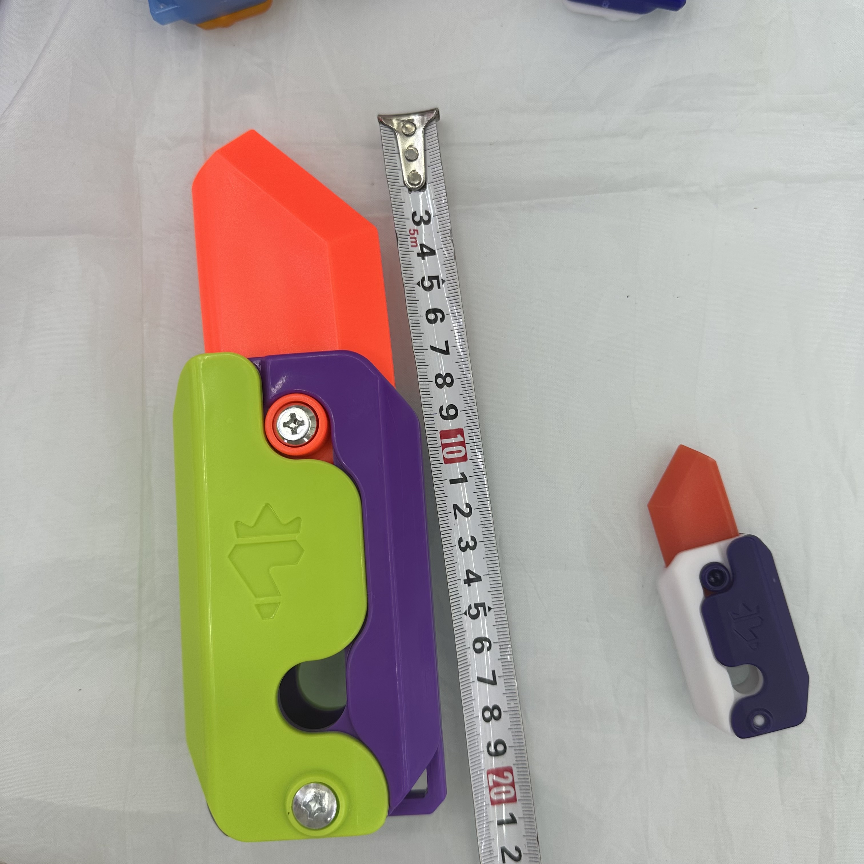 Giant super size 3d gravity radish knife 20cm decompression toy radish knife giant luminous radish knife stand huge radish knife full figure