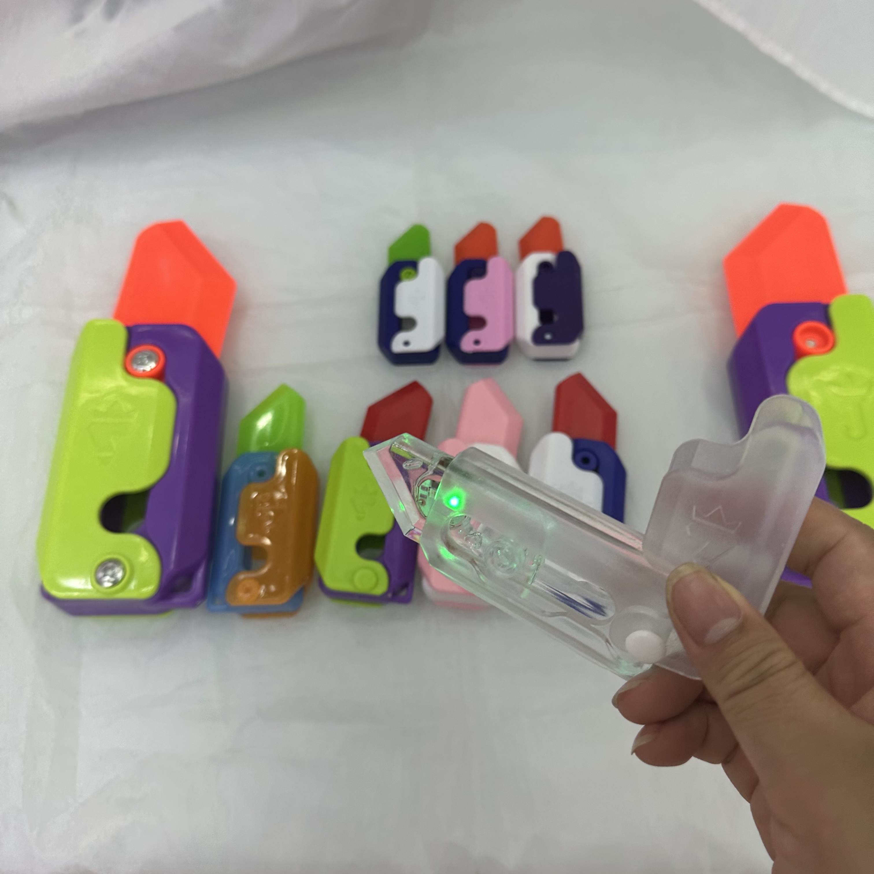 Giant super size 3d gravity radish knife 20cm decompression toy radish knife giant luminous radish knife stand huge radish knife Application Scenario