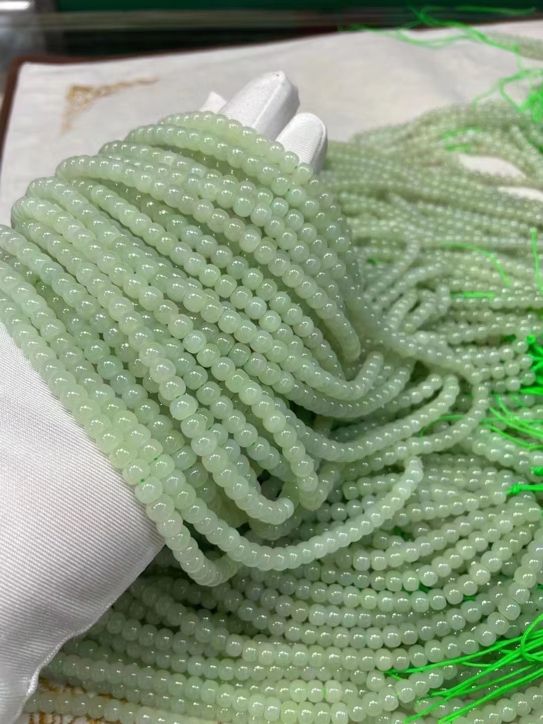 Natural Hetian jade, Qinghai material, 6x7mm108 bead chain, men's and women's bracelet, pendant chain Specification image