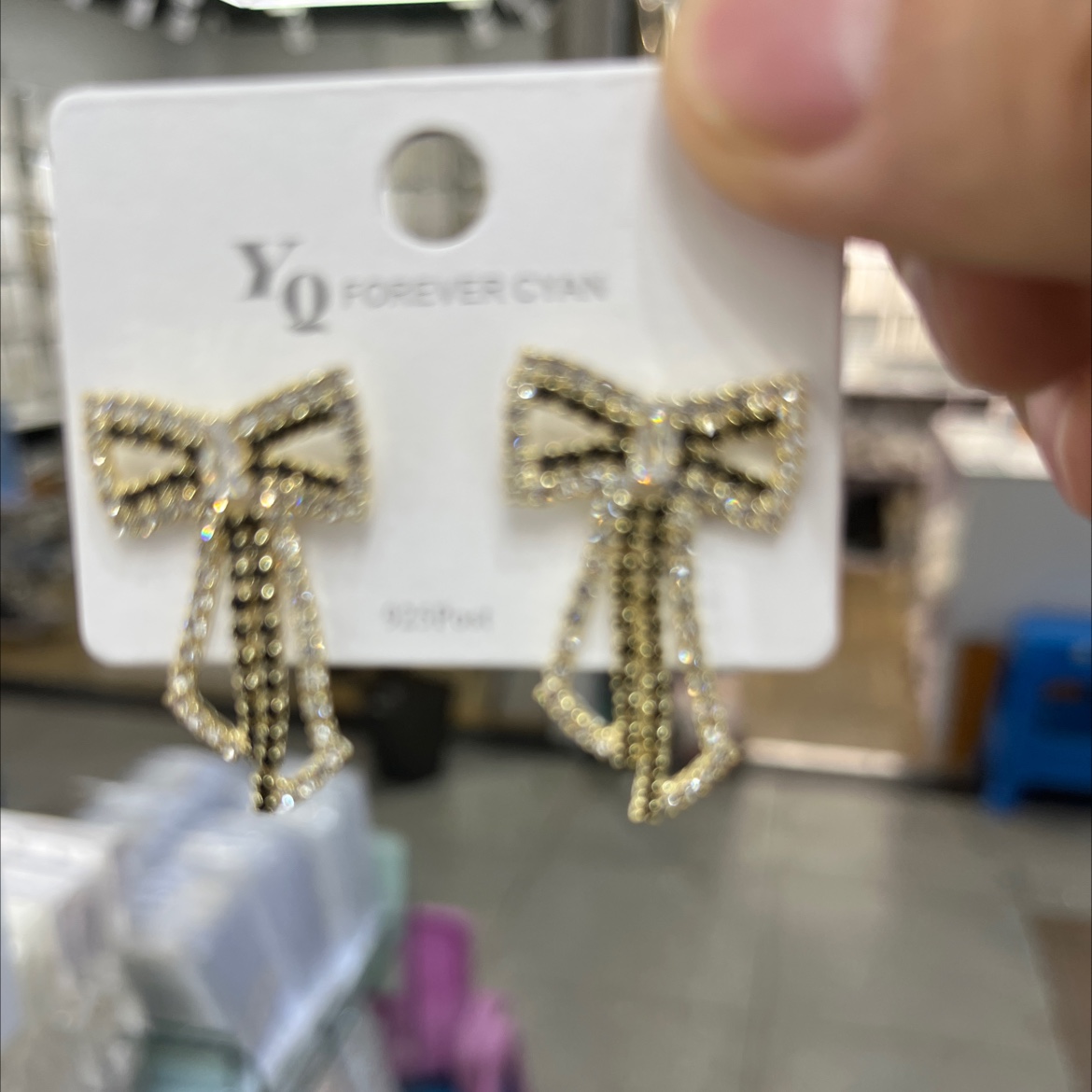 蝴蝶结耳环