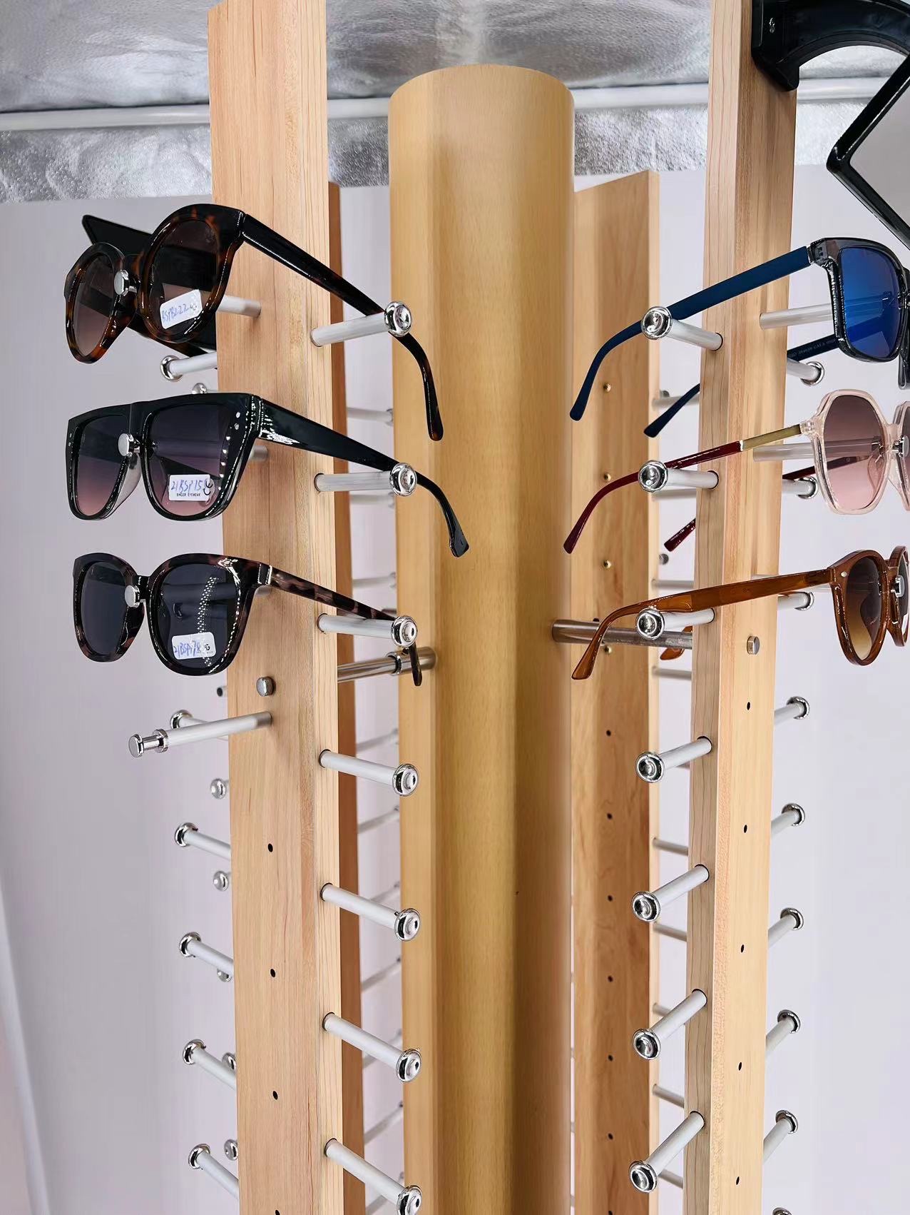 يصل عدد نظارات دوارة خشبية إلى 72 رففاً لعرض نظارات شمسية Specification image