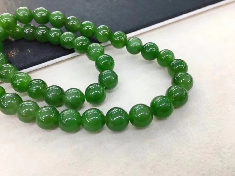 Natural Russian jade necklace, women's collarbone necklace, mother's chain details Picture