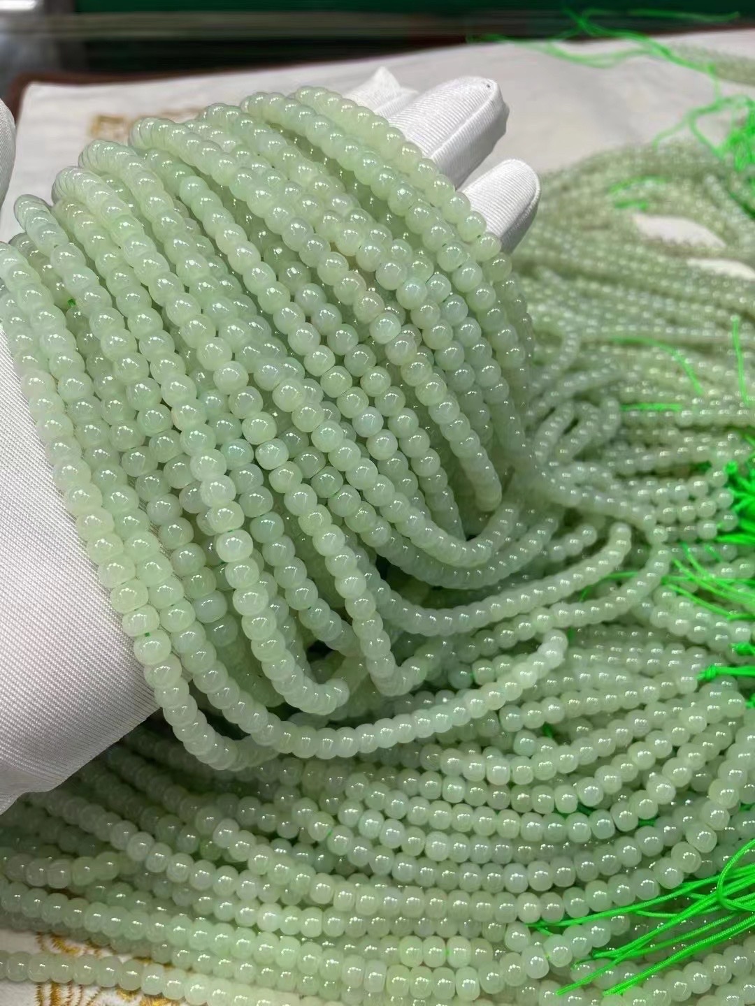 Natural Hetian jade, Qinghai material, 6x7mm108 bead chain, men's and women's bracelet, pendant chain details Picture