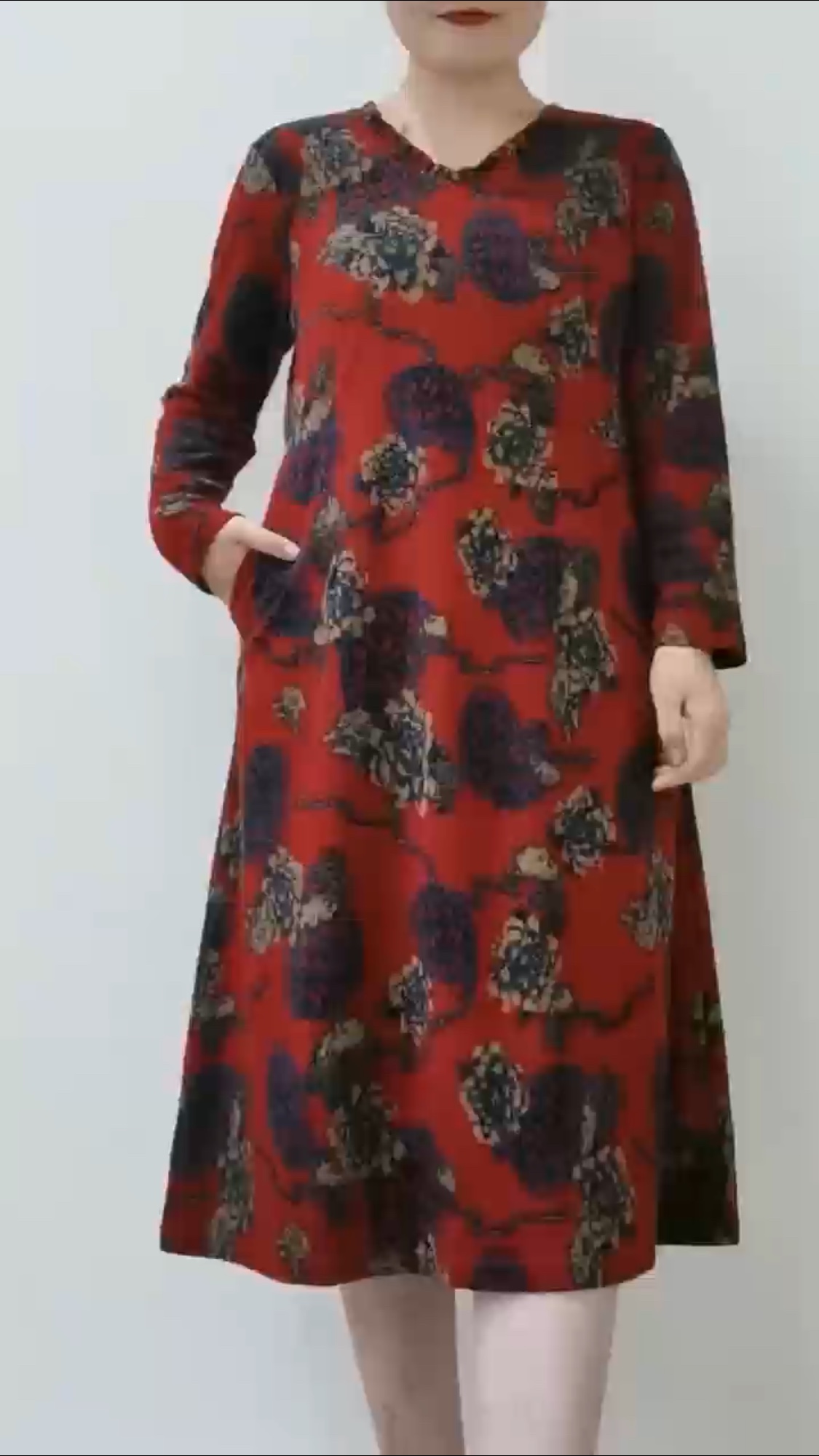 2023 New women's autumn and winter slanted pocket long-sleeved dress Loose dress Specification image