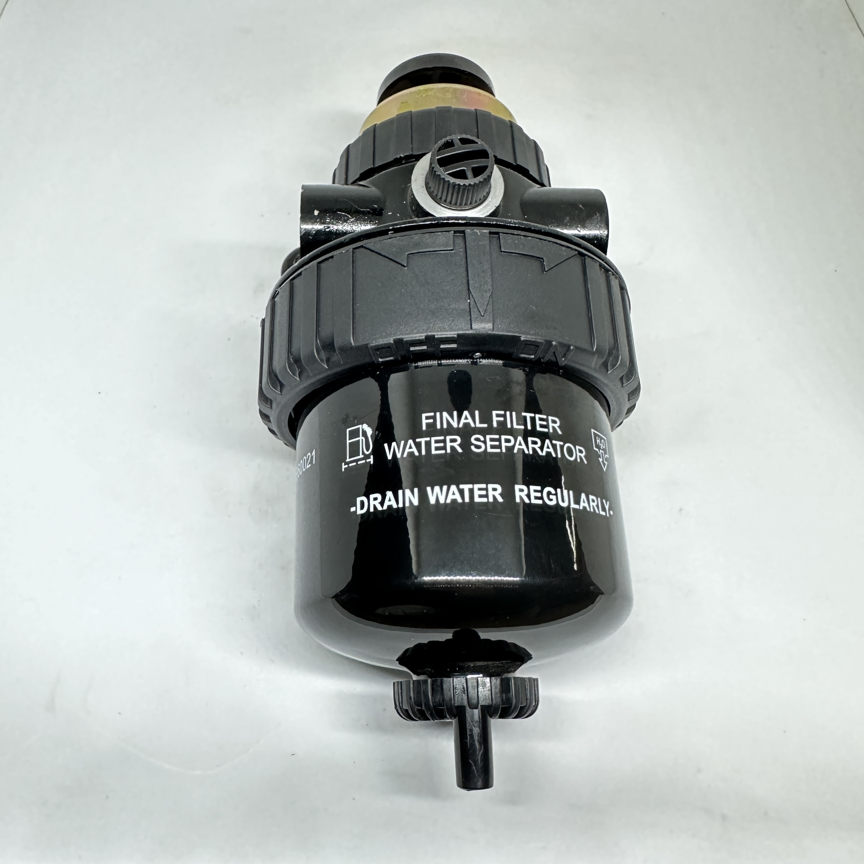 Auto parts for Qianglu Construction Machinery engine diesel filter RE60021