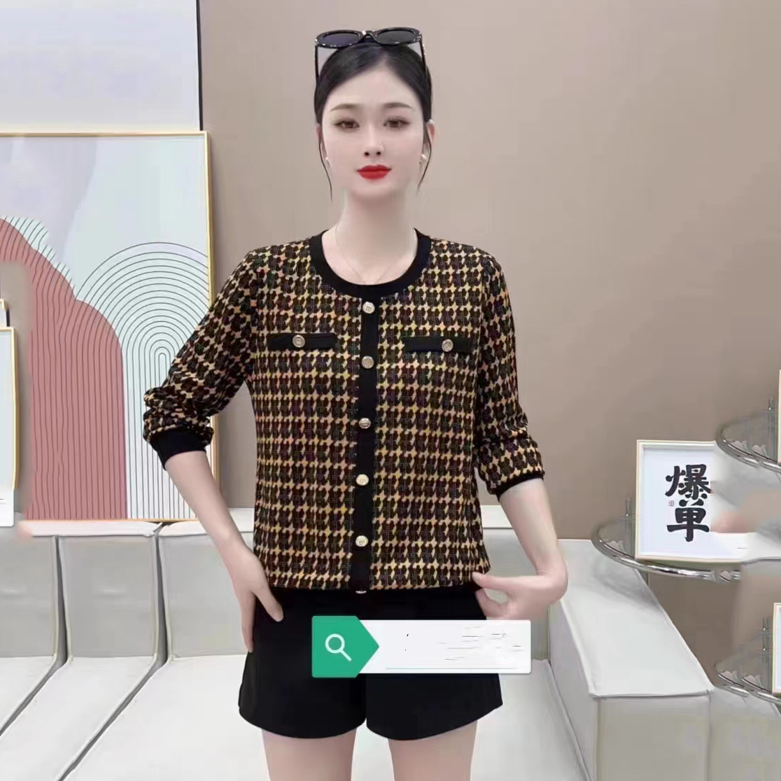 秋冬新款女装上衣，舒适大气显年轻，好打理质量可靠！专业生产，诚信经营，Chinagoods实体店实力见证！L-2XL码全覆盖，量大更优惠，限时抢购，不买你会后悔！