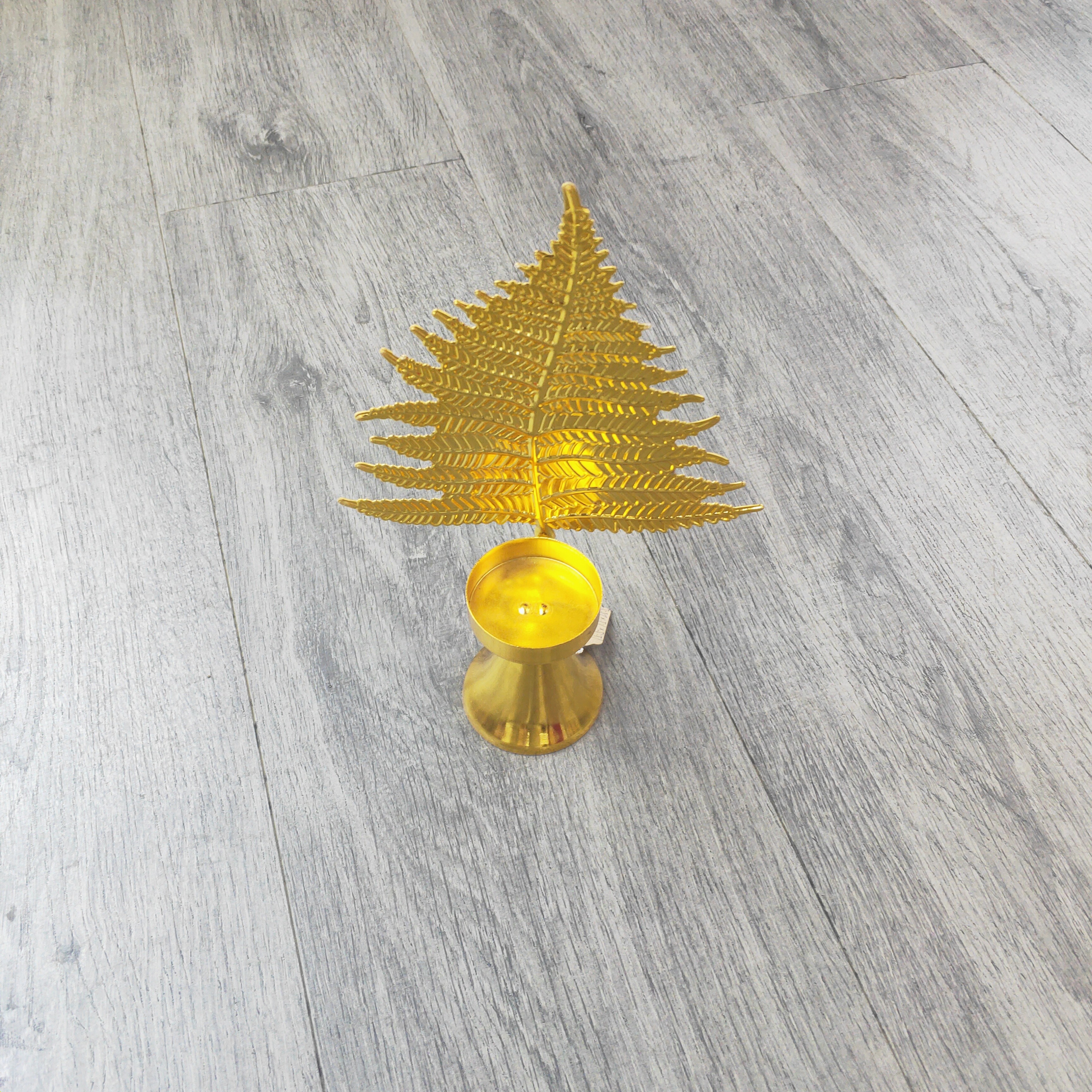 Candlestick Craft 2: Elegant Home Handicrafts Leaf Candlestick Decorative Ornaments Item Picture