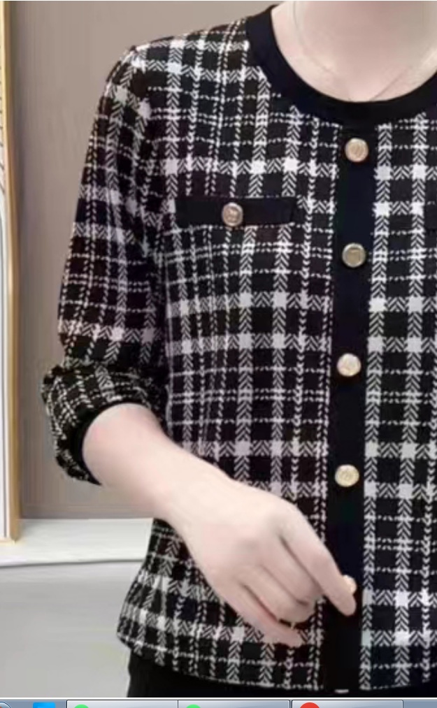 "2023 New style!" Long-sleeved women's clothing for autumn and winter, with black and white checkered designs, elegant and fashionable. Limited-time purchase, you'll regret it if you don't buy! details Picture