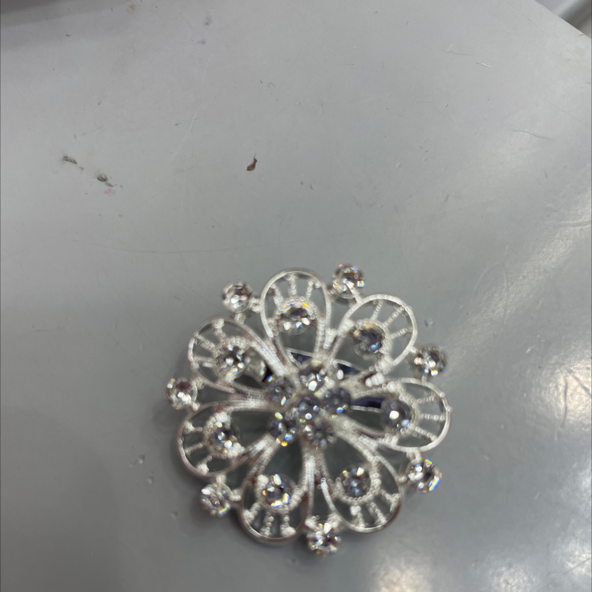 紫荆花小胸针图