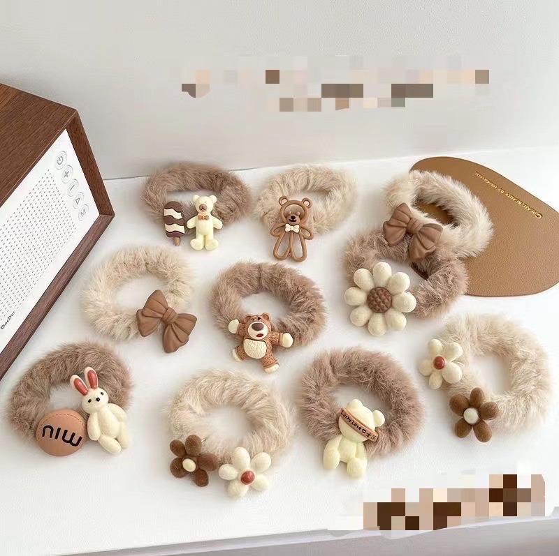 Korean-style plush hair clips and rubber band grabbers are popular and fashionable for children and adults Application Scenario