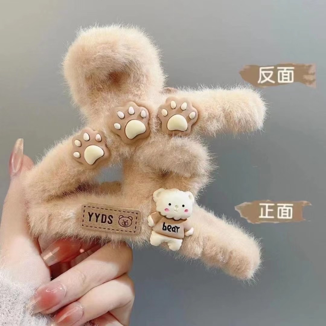 Korean-style plush hair clips and rubber band grabbers are popular and fashionable for children and adults