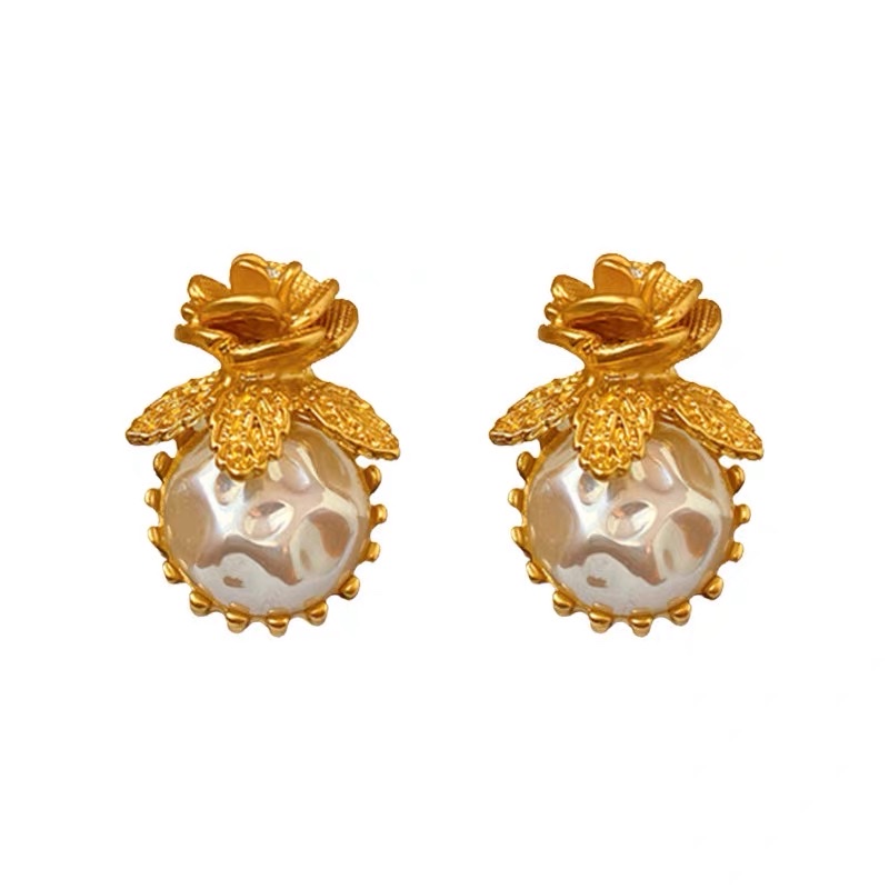Korean Style Simple Medieval Fashion Light Luxury Trend Atmospheric Korean Version Of Earrings Feather Butterfly Jewelry Item Picture