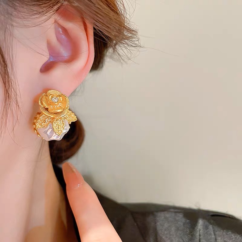 Korean Style Simple Medieval Fashion Light Luxury Trend Atmospheric Korean Version Of Earrings Feather Butterfly Jewelry Specification drawing