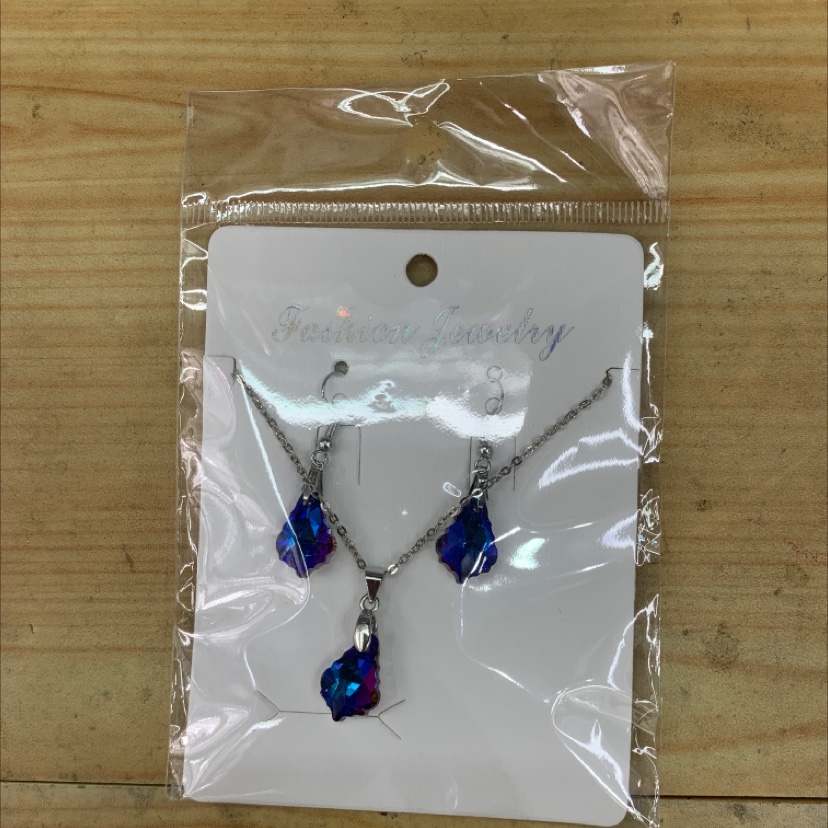 水晶吊坠套链产品图