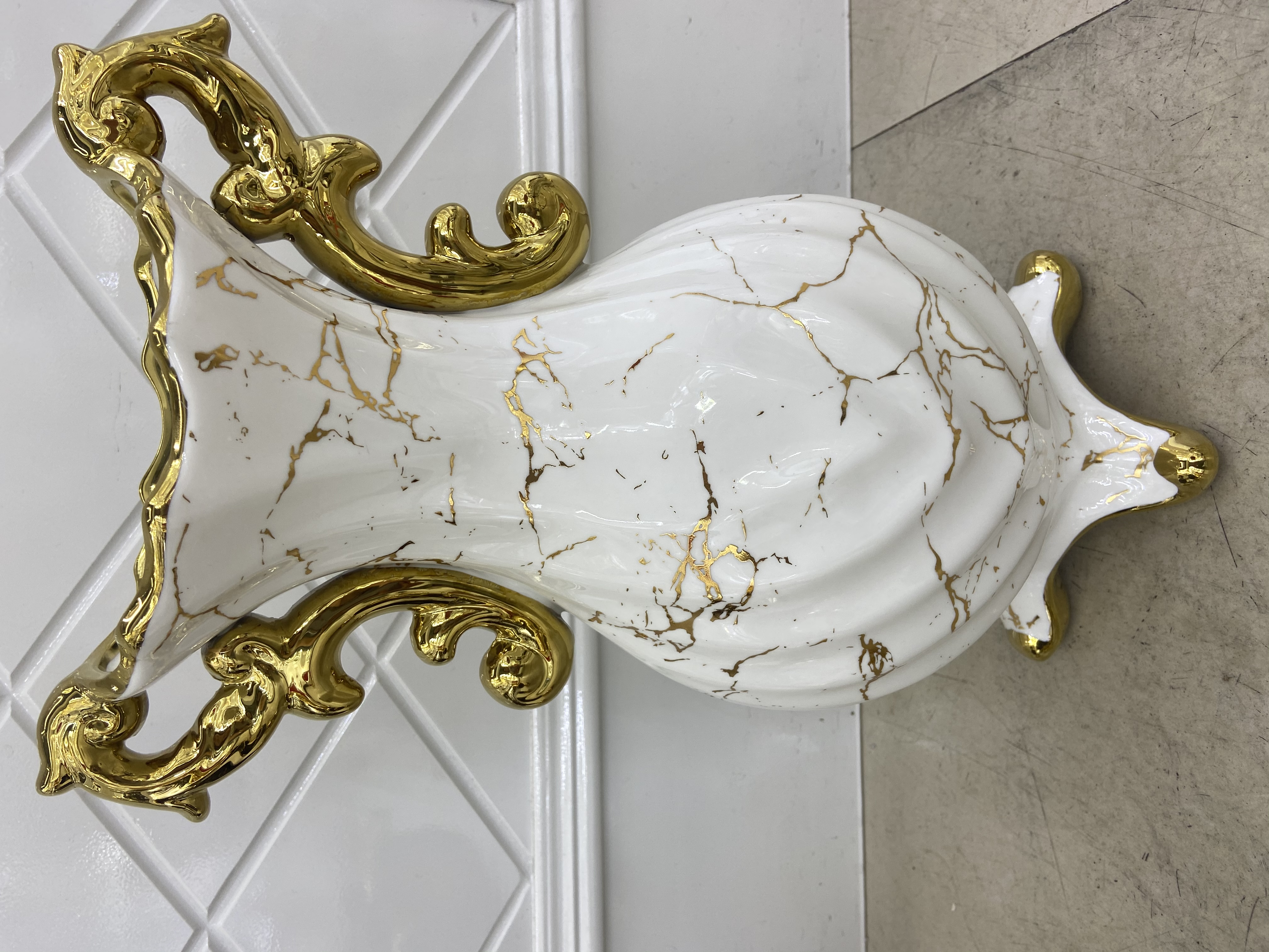 精品陶瓷花瓶