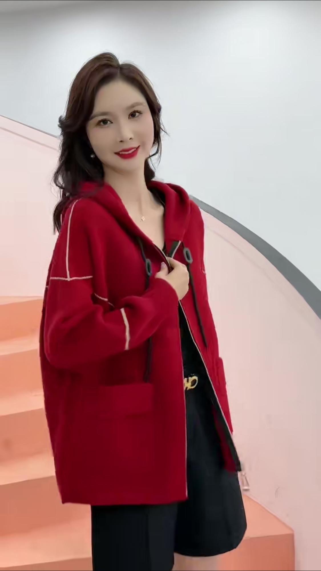 New women's clothing for Autumn and winter 2023! Red long-sleeved knitted cardigan, fashionable and warm, limited-time purchase, you'll regret it if you don't buy! Item Picture