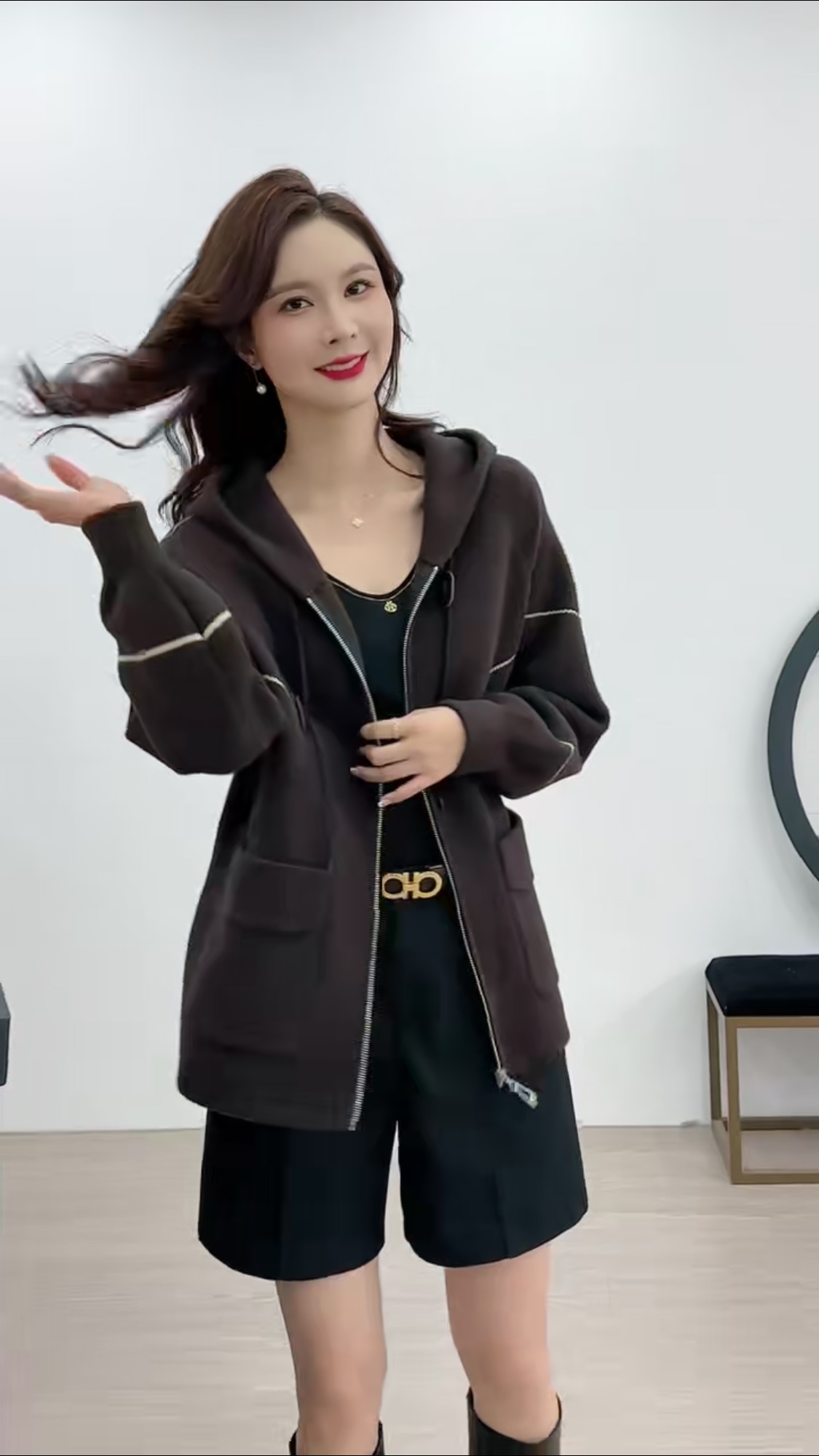 "2023 New style!" Ladies' long-sleeved knitted cardigan for autumn and winter, coffee-colored, fashionable and warm. Limited-time purchase, you'll regret it if you don't buy! details Picture