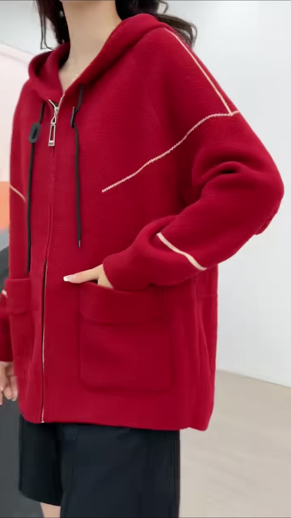 New women's clothing for Autumn and winter 2023! Red long-sleeved knitted cardigan, fashionable and warm, limited-time purchase, you'll regret it if you don't buy!