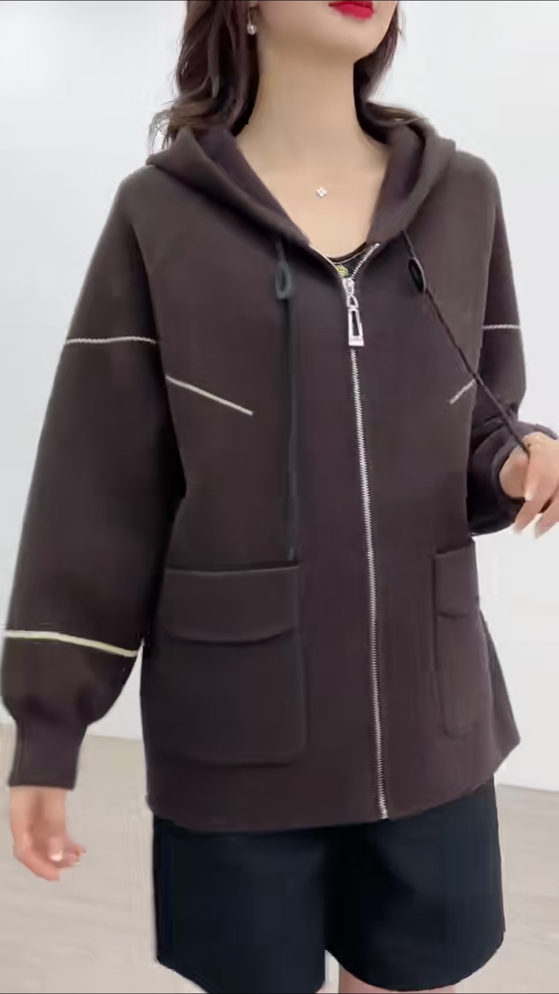 "2023 New style!" Ladies' long-sleeved knitted cardigan for autumn and winter, coffee-colored, fashionable and warm. Limited-time purchase, you'll regret it if you don't buy!
